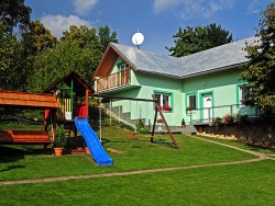 Hétvégi ház U MIŠKOV